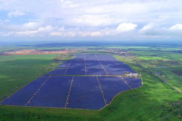 ニコル太陽光発電所 モジュール型番: SRP-330-6PA プロジェクト所在地: ウクライナ ニコル プロジェクト容量: 123.0MW